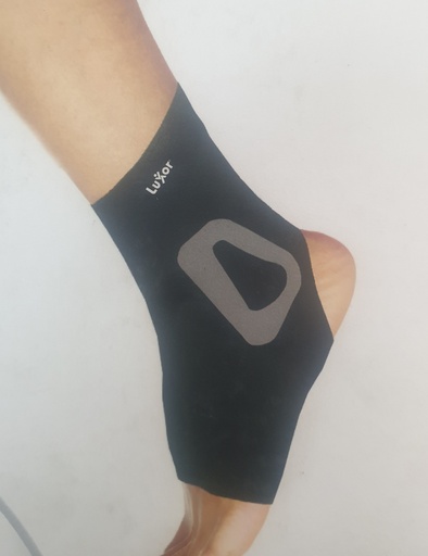 [213] LIGAMENT ASSISTED ANKLE BRACE MEDIUM                                     